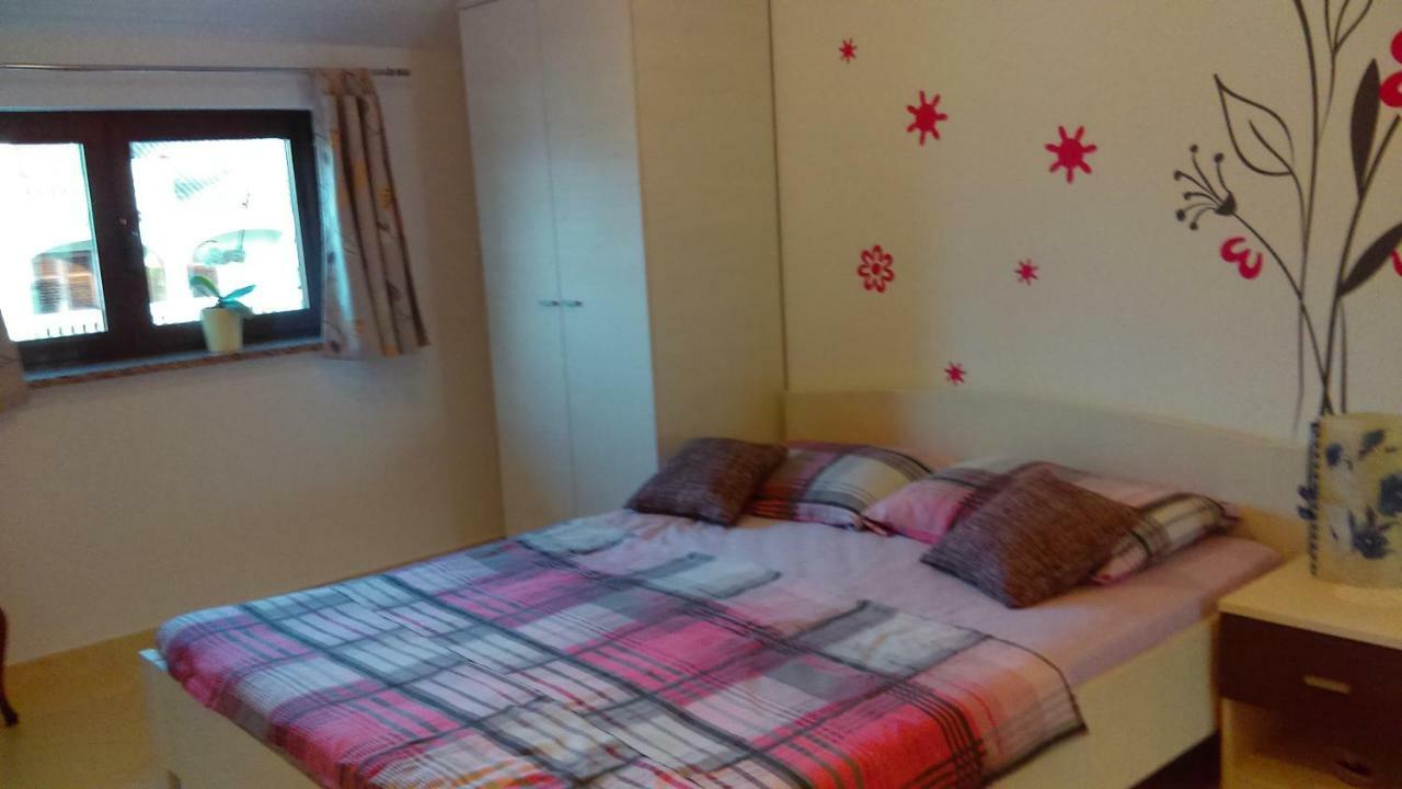 Apartman Snjezana Fažana Exterior foto